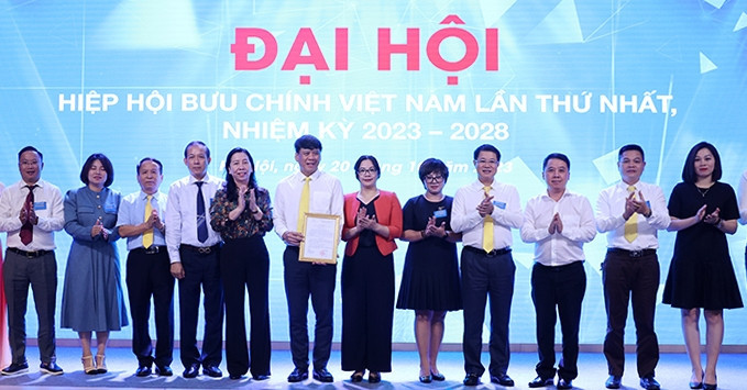 Ông Nguyễn Trường Giang trúng cử Chủ tịch Hiệp hội Bưu chính Việt Nam