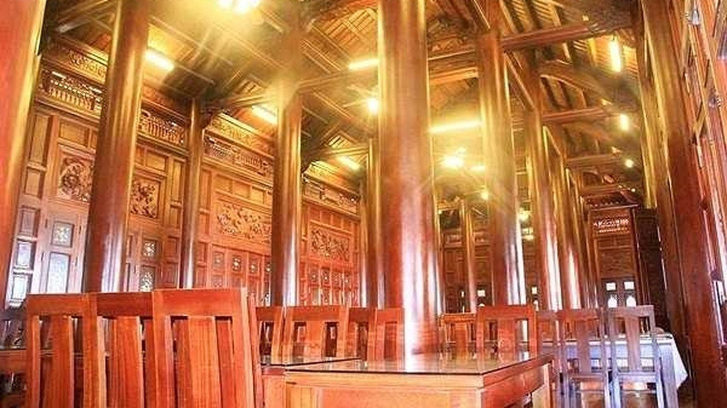 Đại gia bí ẩn sở hữu căn nhà sàn 200 tỷ được làm từ gỗ lim nguyên khối lớn nhất Việt Nam