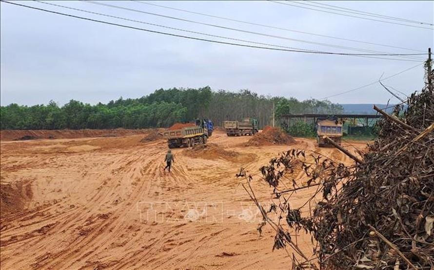 Quảng Trị: Phát hiện vụ đào lấy đất rừng sản xuất trái phép quy mô lớn