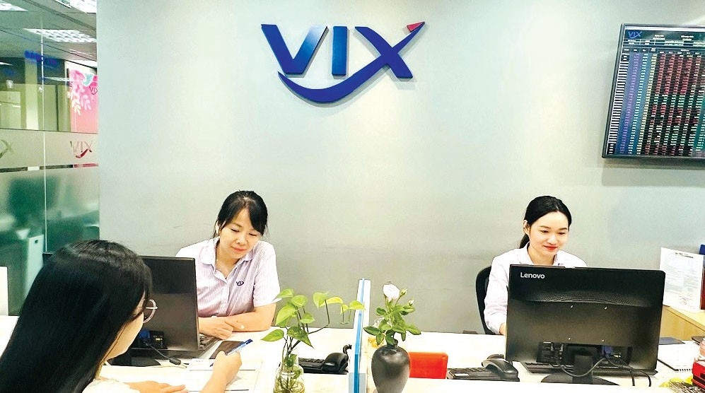 Khối ngoại mua ròng đột biến, cổ phiếu Chứng khoán VIX thoát sideway?