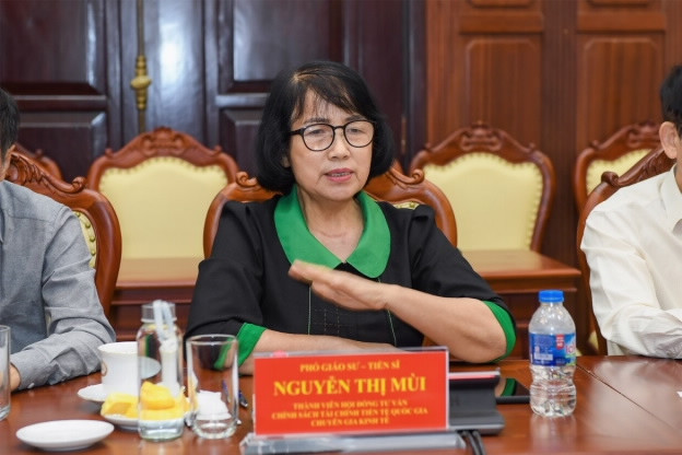 Thức trắng đêm mua vàng: Các chuyên gia khuyên người dân cần cẩn trọng