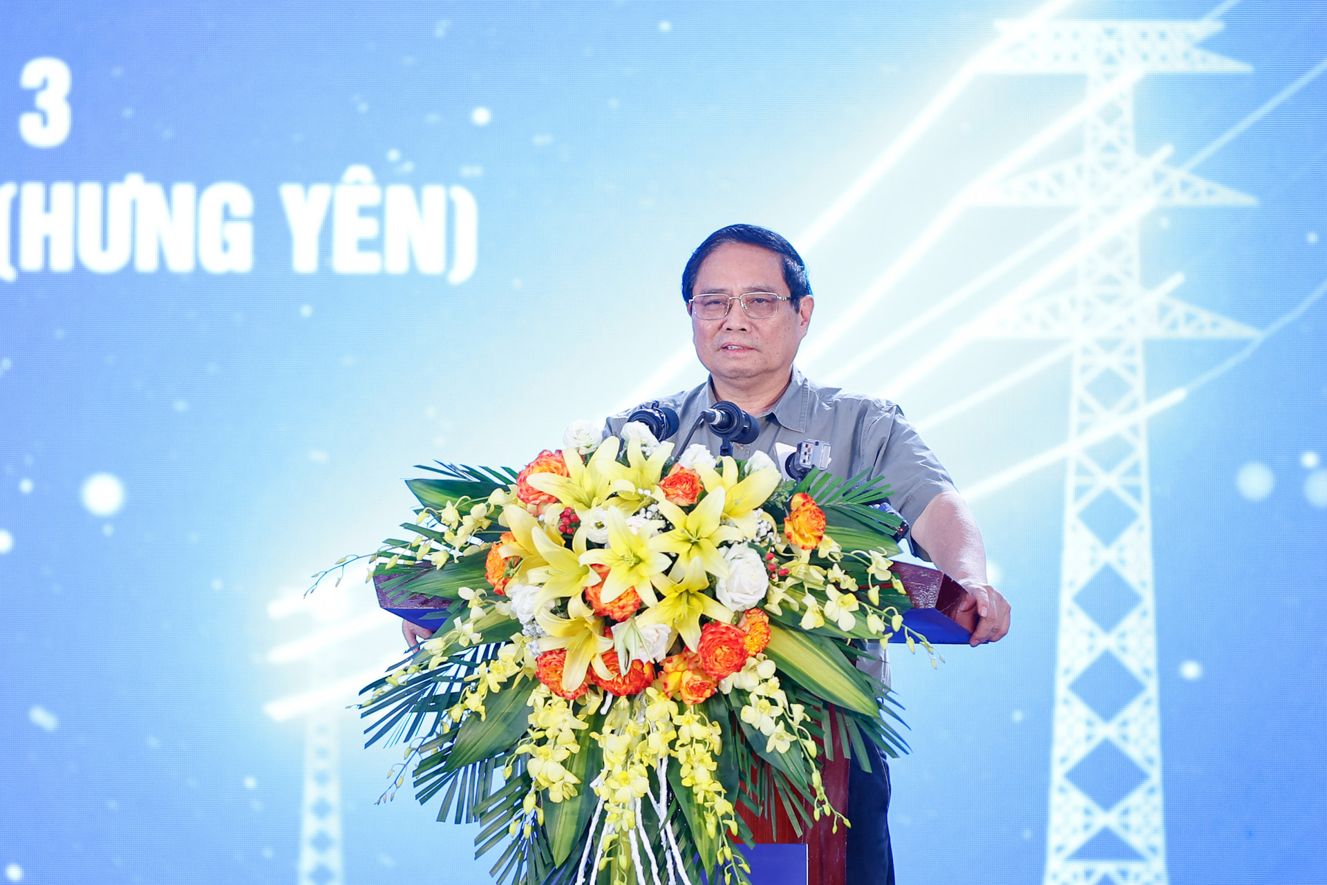 Công trình 500 kV mạch 3 có ý nghĩa đặc biệt quan trọng, tạo động lực, truyền cảm hứng cho người dân, doanh nghiệp và cả hệ thống chính trị*- Ảnh 1. Công trình 500 kV mạch 3 có ý nghĩa đặc biệt quan trọng, tạo động lực, truyền cảm hứng cho người dân, doanh nghiệp và cả hệ thống chính trị*- Ảnh 1.