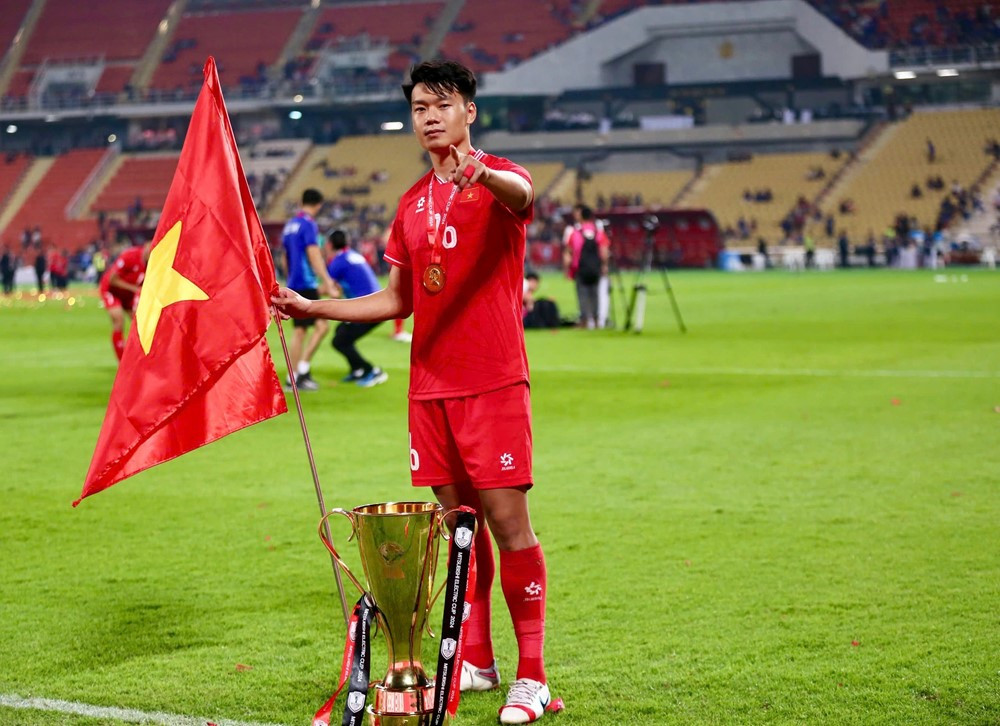 Không phải Xuân Son hay Đình Triệu, thủ lĩnh hàng phòng ngự 'cực gắt' này mới là người thi đấu nhiều nhất tuyển Việt Nam tại ASEAN Cup 2024 với 629 phút, 'chiến' 7/8 trận