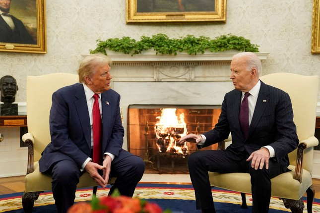 Trước khi rời Nhà Trắng, Tổng thống Biden dự định để lại thư cho ông Trump ảnh 1