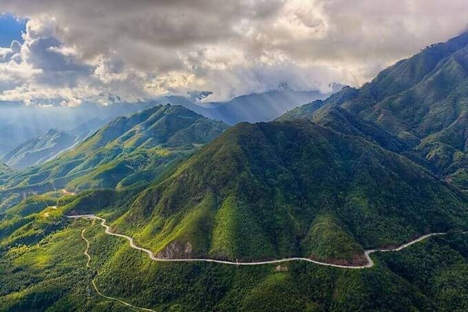 Dãy núi trải dài 1.100km của Việt Nam được mệnh danh 'đệ nhất' thiên nhiên Đông Dương: Chạy qua 21 tỉnh thành, đã trải qua 550 triệu năm biến đổi - ảnh 2