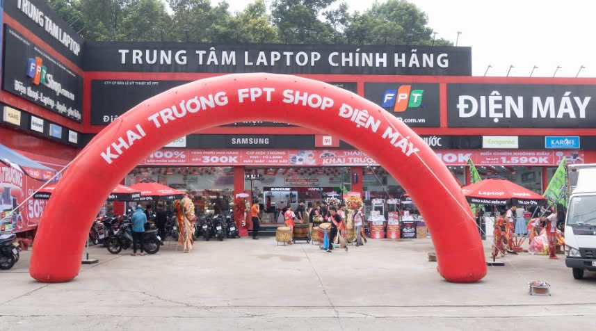 FRT: Chủ chuỗi Long Châu và FPT Shop mang về 40.104 tỷ đồng doanh thu, mở rộng mạng lưới lên 2.703 cửa hàng