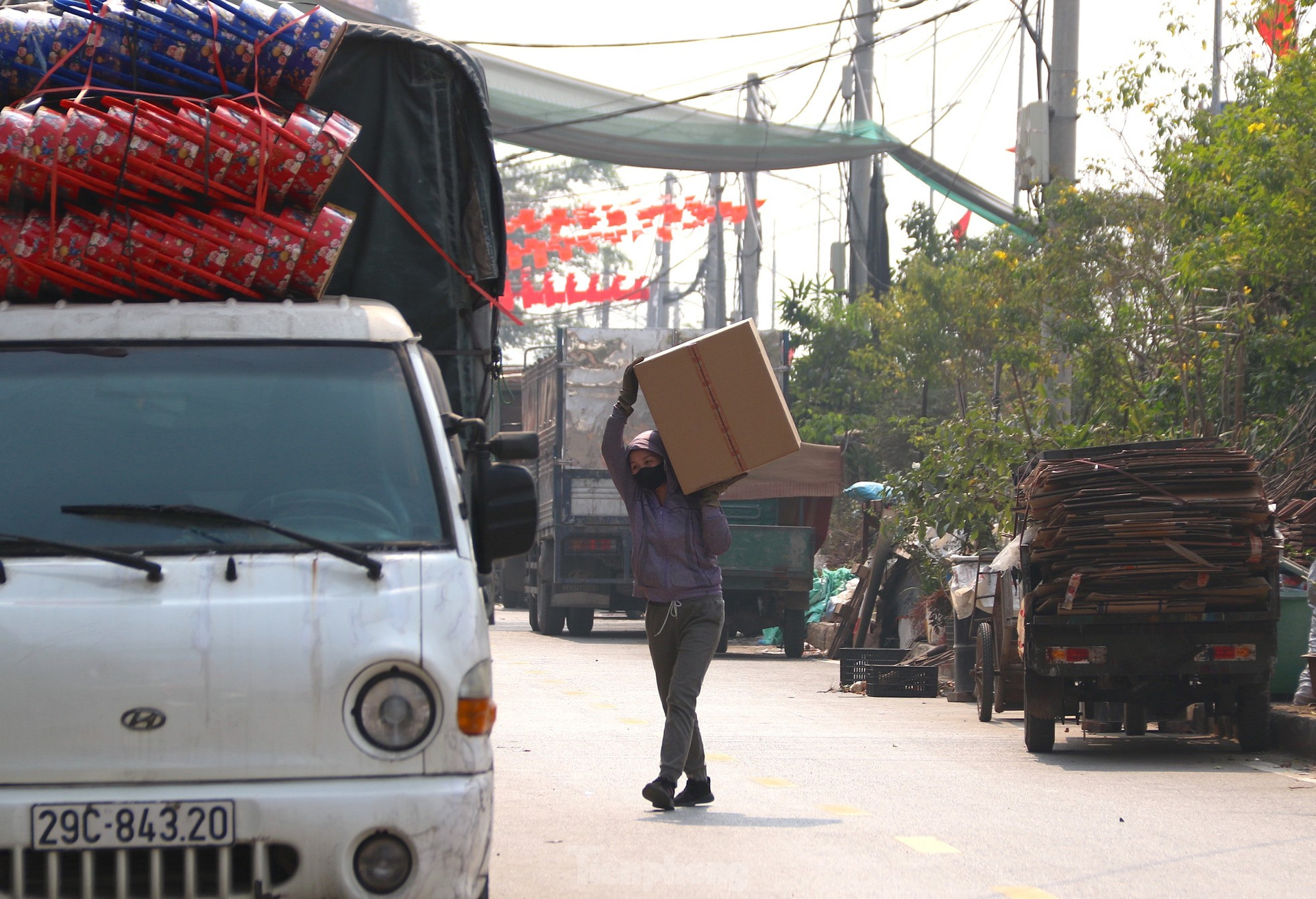 'Thủ phủ' bánh kẹo Hà Nội tất bật không ngơi tay dịp cận Tết ảnh 8