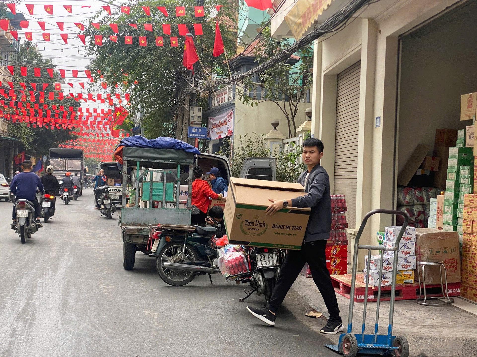 'Thủ phủ' bánh kẹo Hà Nội tất bật không ngơi tay dịp cận Tết ảnh 5