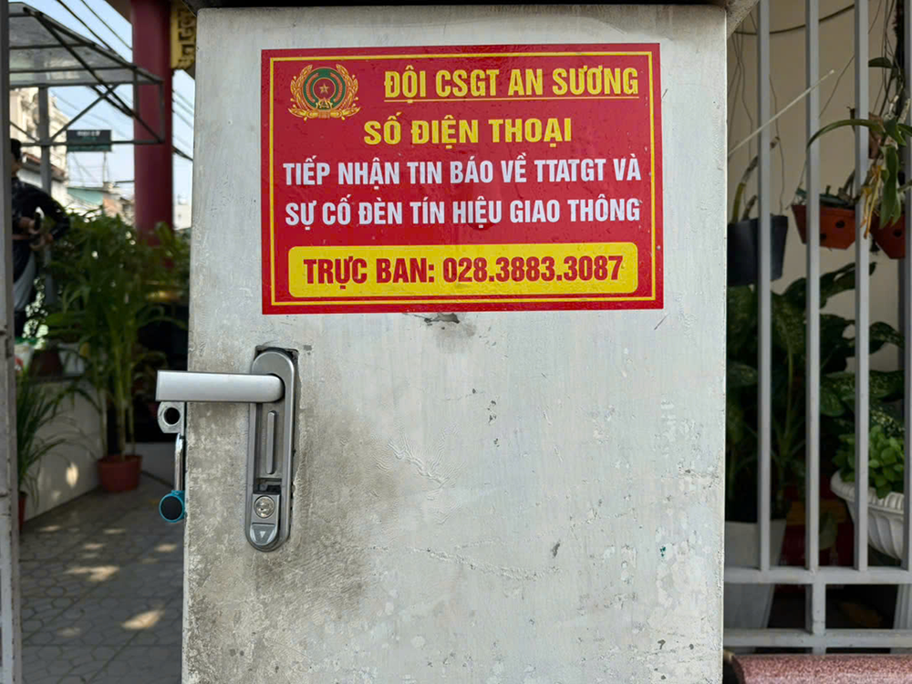 den tin hieu giao thong 2.png