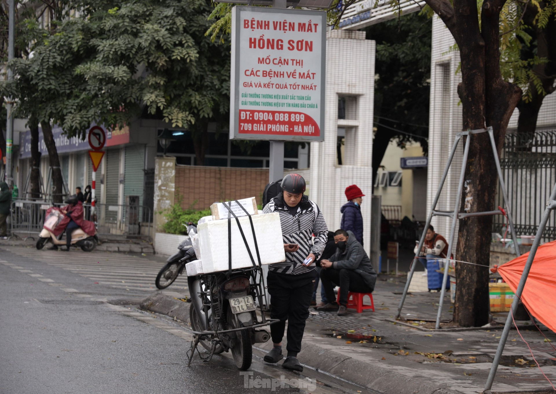 Xe dù, bến cóc hoành hành dịp Tết ở Hà Nội ảnh 7