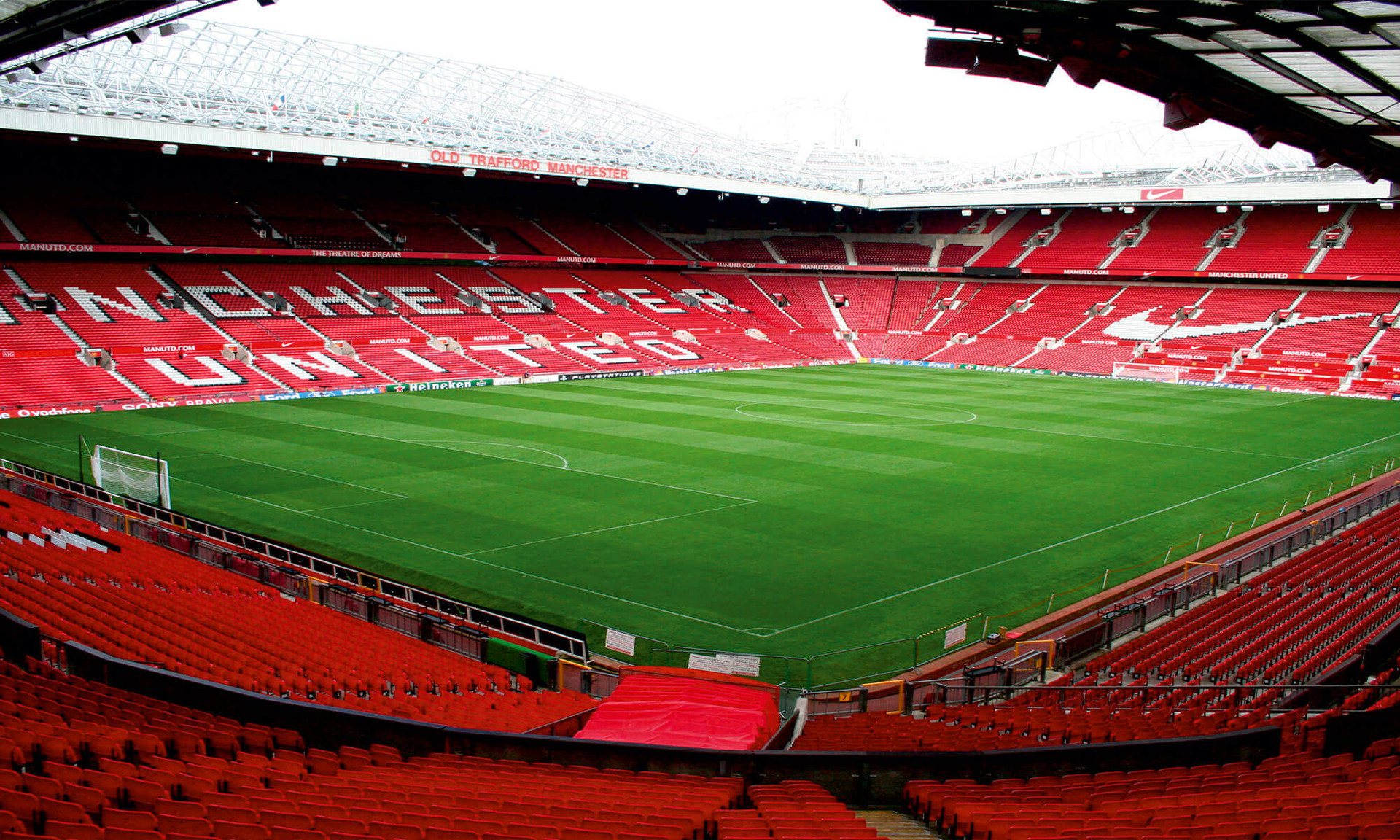 Sân vận động Old Trafford của CLB Manchester United. Nguồn ảnh: Premier Lifts