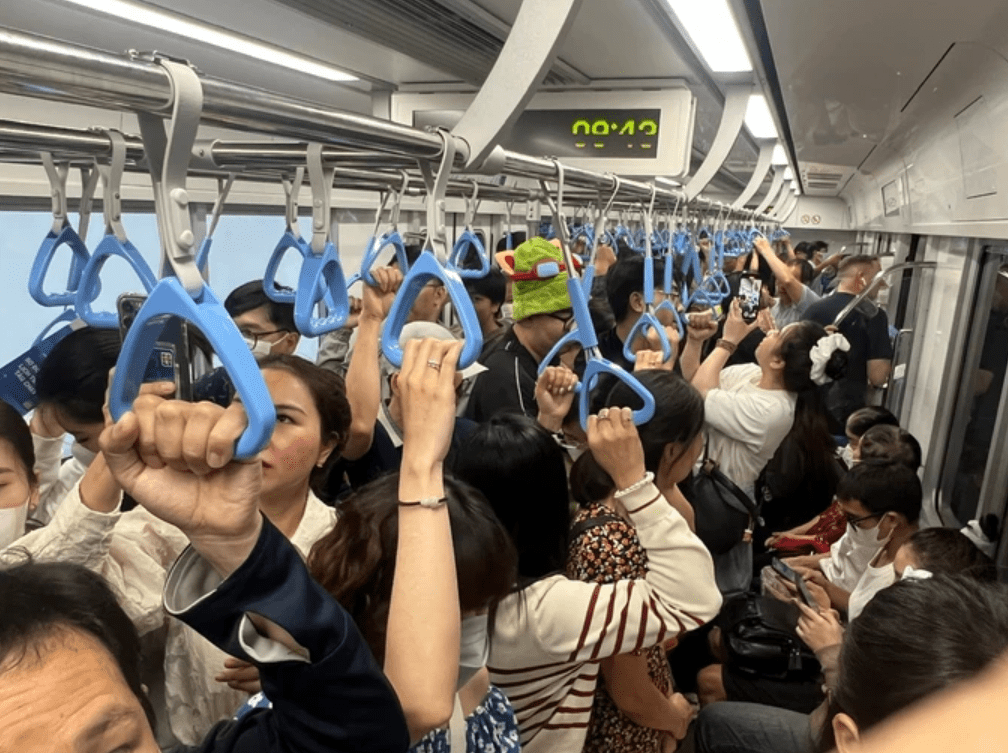 Tuyến Metro Bến Thành - Suối Tiên dồn lực phục vụ Tết: Thêm nhiều chuyến tàu cho người dân du xuân