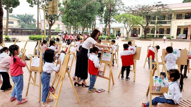 Thông tư dạy thêm, học thêm có hiệu lực: Hàng loạt lớp học thêm dừng hoạt động ảnh 1