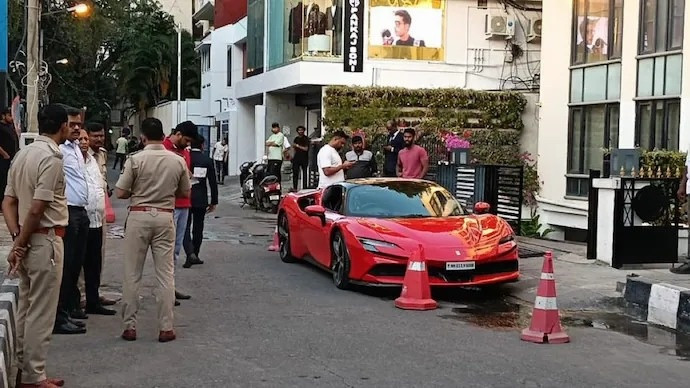 Hàng chục siêu xe Ferrari, Porsche 'nhập kho' vì trốn thuế đường bộ