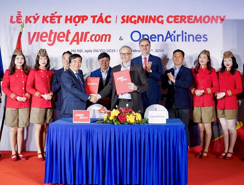 Vietjet (VJC) hợp tác chiến lược với OpenAirlines, tiên phong ứng dụng AI vào ngành hàng không tại Việt Nam