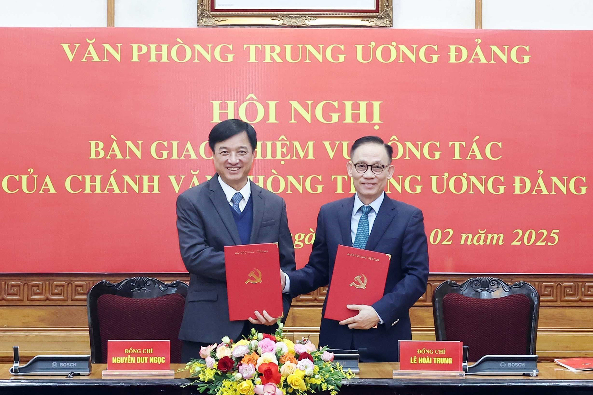 vna_potal_tong_bi_thu_du_hoi_nghi_ban_giao_nhiem_vu_cua_chanh_van_phong_trung_uong_dang_7845319.jpg