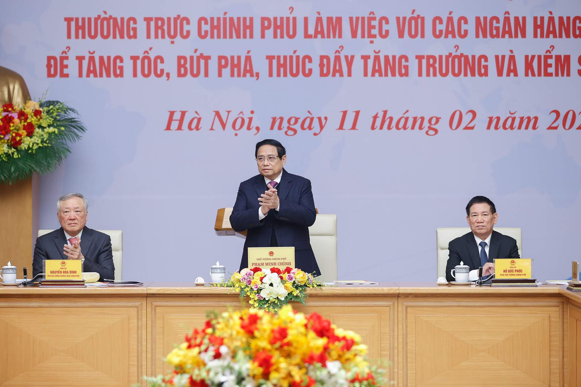 Thủ tướng chủ trì Hội nghị Thường trực Chính phủ làm việc với các ngân hàng thương mại- Ảnh 1.