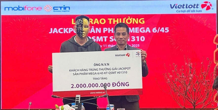 Danh tính người đàn ông vừa trúng Vietlott 152 tỷ đồng: Vừa nhận tiền đã chi 2 tỷ làm từ thiện, quyết định giấu con việc trúng số - ảnh 2