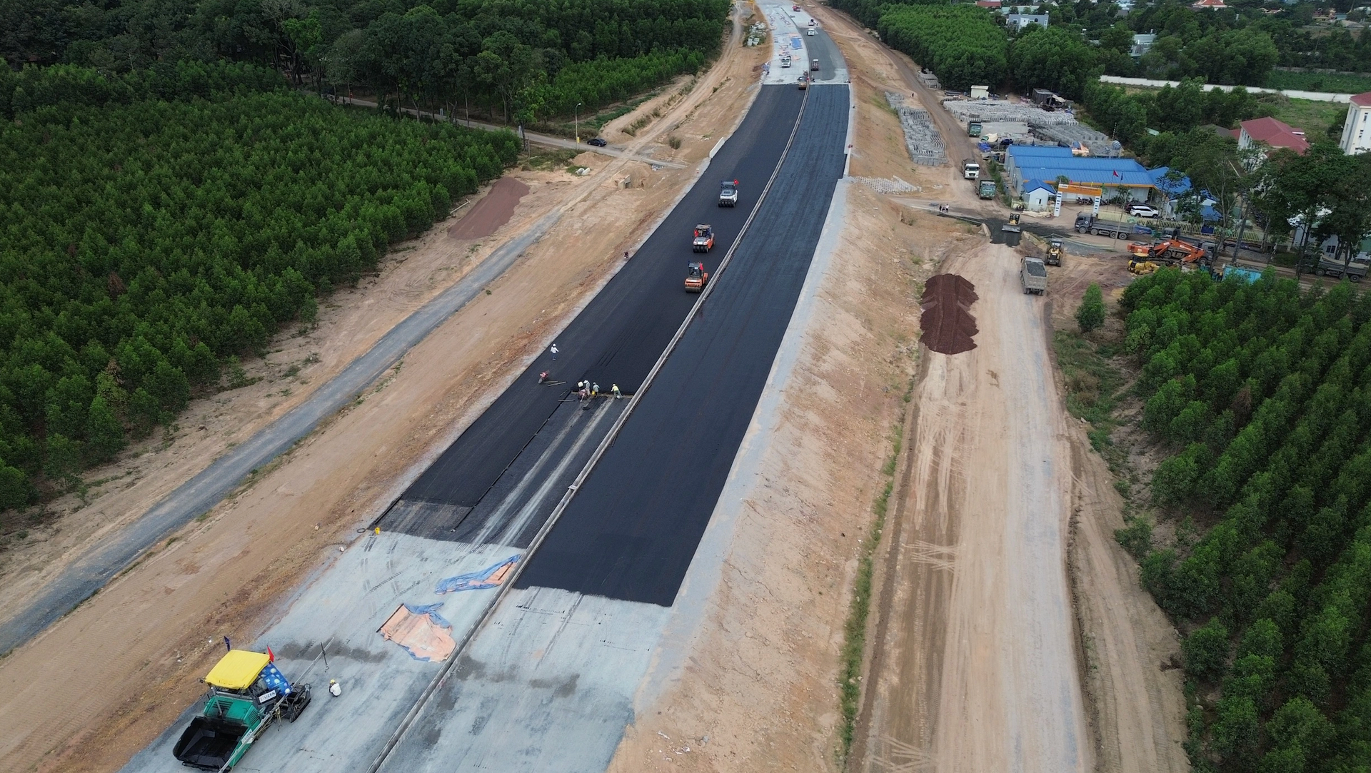 Phó Thủ tướng chỉ đạo 'nóng' về cao tốc hơn 19.000 tỷ kết nối hai tỉnh Đông Nam Bộ- Ảnh 1.