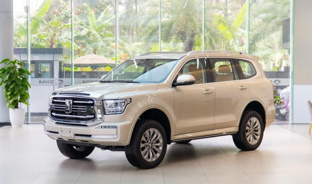 Xe Trung Quốc đổ bộ showroom Việt, mẫu SUV ‘bệ vệ’ như Land Cruiser nhưng giá chỉ 2,1 tỷ đồng