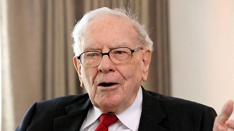 Tích trữ 300 tỷ USD tiền mặt, Warren Buffett đang toan tính gì?