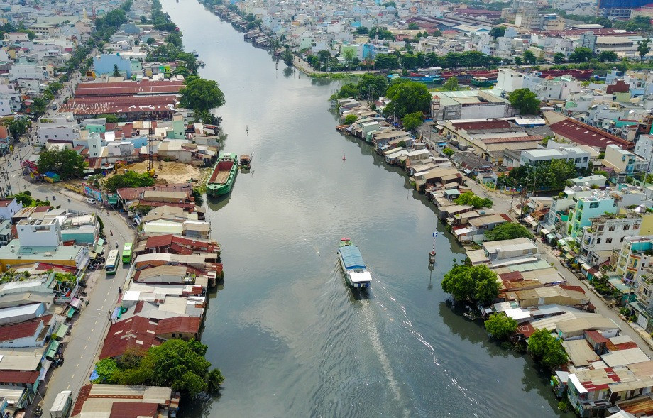 TP. HCM di dời hết nhà trên kênh, rạch: Ước tính người dân được bồi thường trung bình 5,5 tỷ đồng/căn- Ảnh 1.