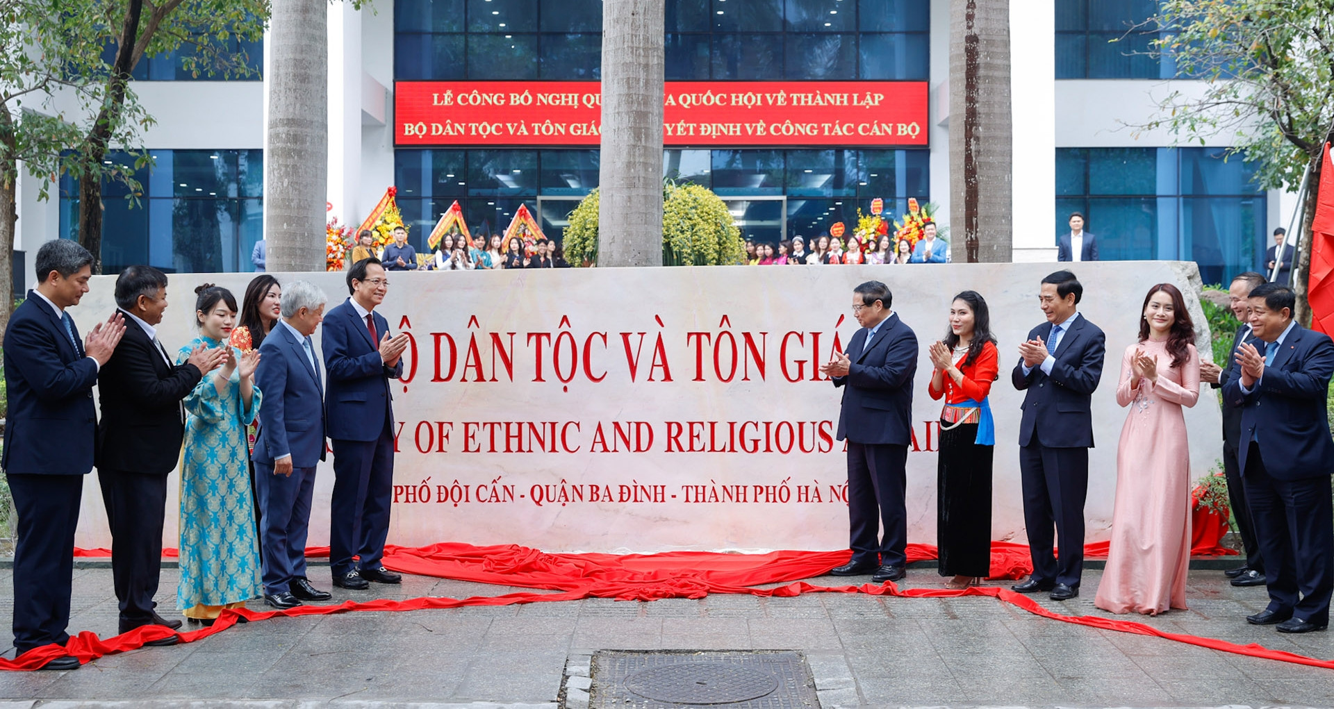 Thủ tướng: Bảo đảm bình đẳng giữa các dân tộc và tôn giáo, không để ai bị bỏ lại phía sau