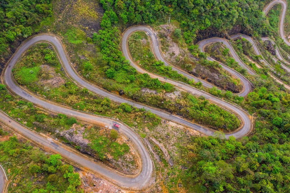 Hoàn thành sửa chữa ‘cung đường hiểm trở nhất Việt Nam’, chỉ dài 2,5km nhưng có 15 tầng đèo, 14 khúc ‘cua tay áo’ - ảnh 4