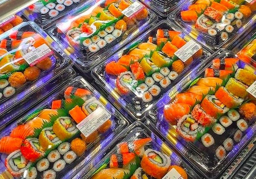 Hộp đựng sushi trong siêu thị chứa hóa chất độc hại hơn 1.000 lần cho phép