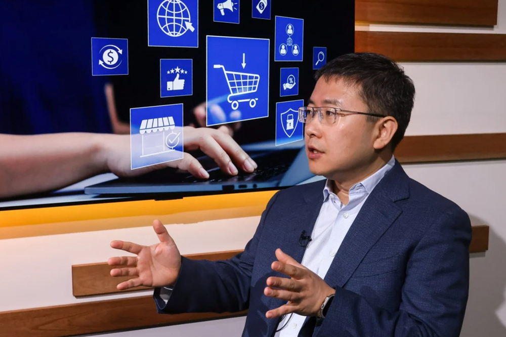 Alibaba 'chơi lớn' đầu tư 52 tỷ USD để áp dụng 100% AI vào năm 2025 - ảnh 2