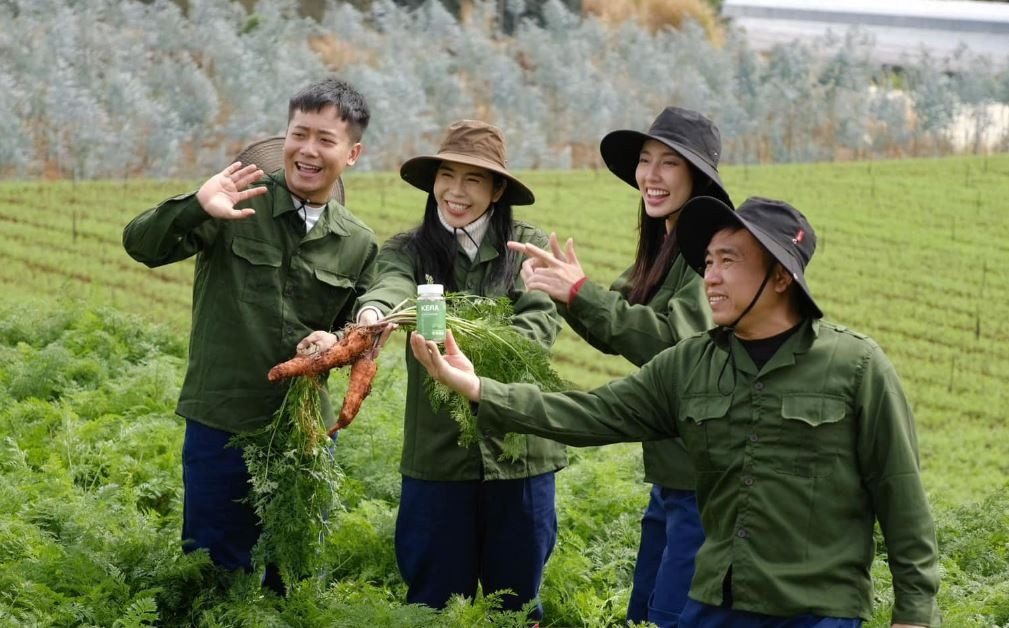 Hôm nay, công ty Chị Em Rọt của Quang Linh và Hằng Du Mục sẽ lên tiếng chính thức về sản phẩm kẹo Kera