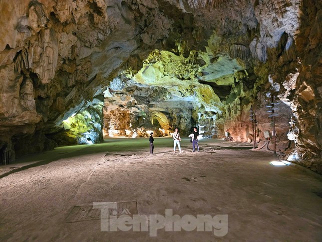 Lộ diện doanh nghiệp 'hô biến' hang động thành nơi đám cưới, tiệc tùng ảnh 1