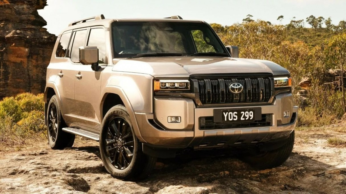 Prado 2025 bị Ford 'đá xoáy', Toyota phản pháo cực gắt