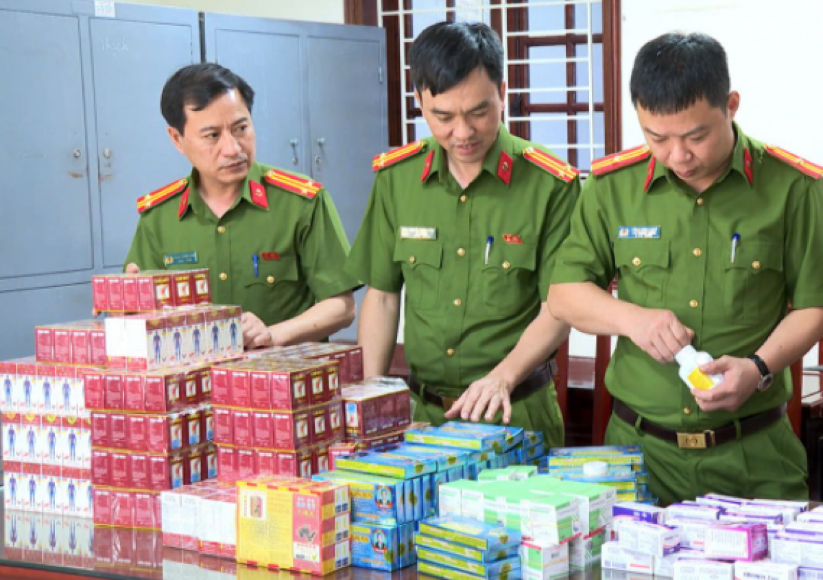 Công an triệt phá đường dây sản xuất thuốc giả cực lớn: Tung ra 21 loại tân dược, thu về 200 tỷ đồng