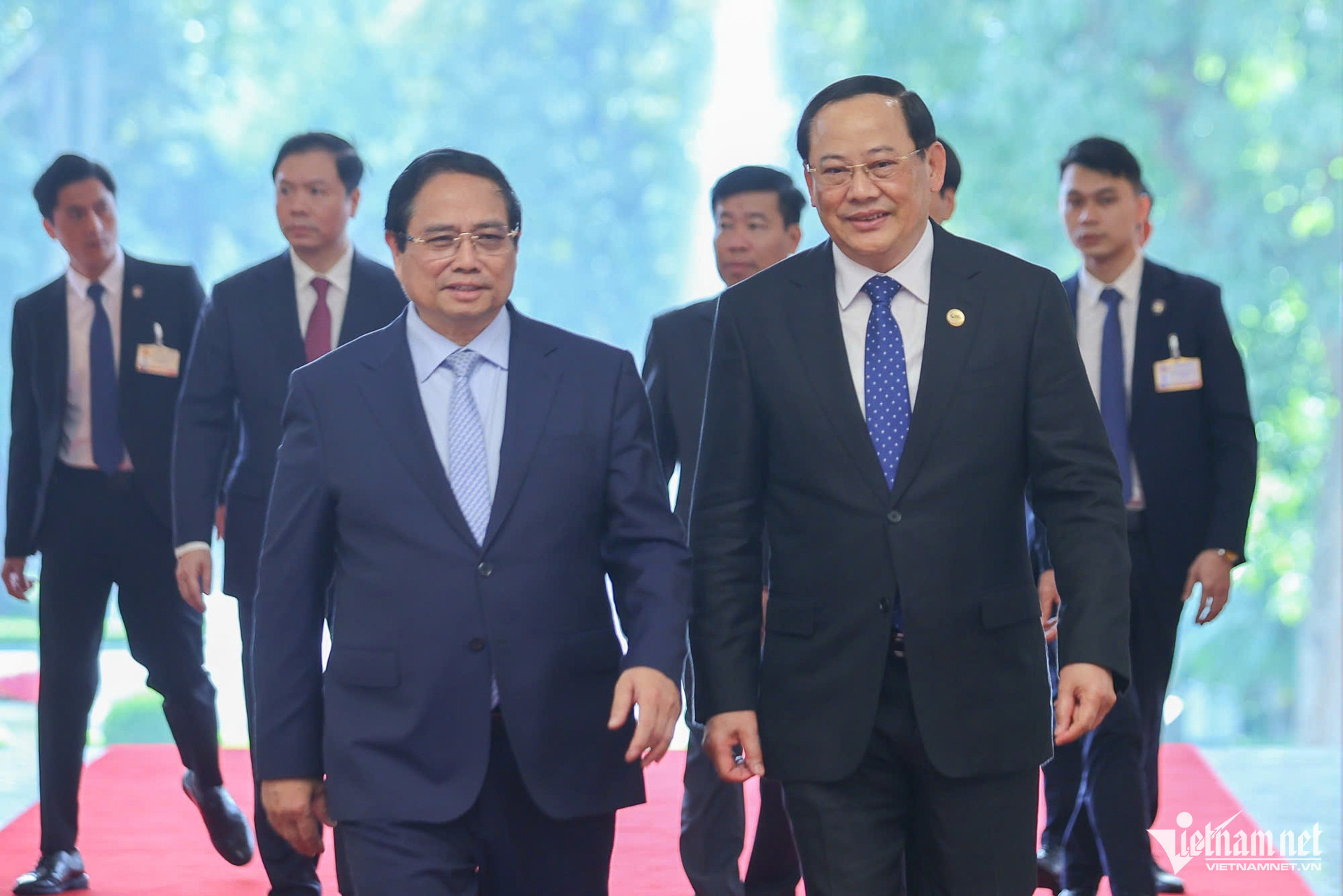 W-Sonexay Siphandone Pham Minh Chinh 3.jpg