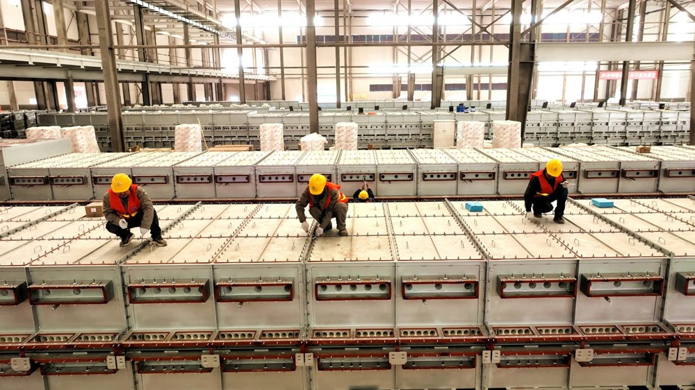 Cuộc chiến khoáng sản bắt đầu: Ông Trump muốn đánh thuế toàn bộ nguyên liệu chiến lược nhập khẩu, thách thức Trung Quốc - ảnh 1
