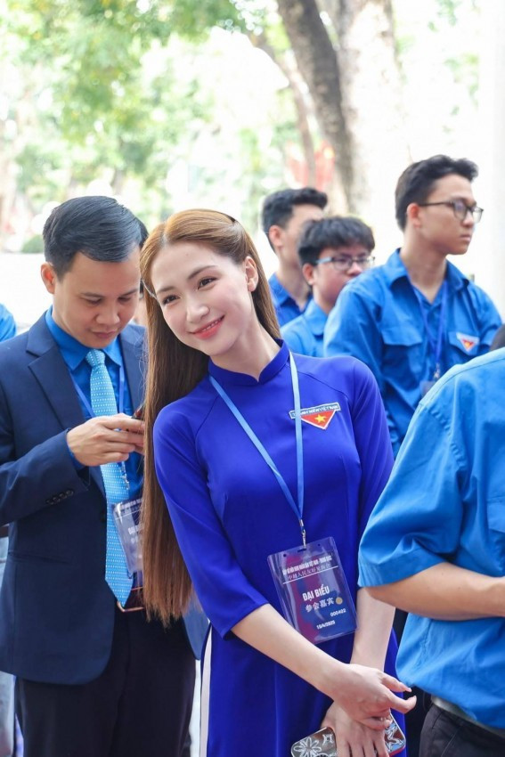 Nữ ca sĩ Bắc Ninh được Chủ tịch nước bắt tay, Thủ tướng khen ngợi, sở hữu hit phá kỷ lục - ảnh 5