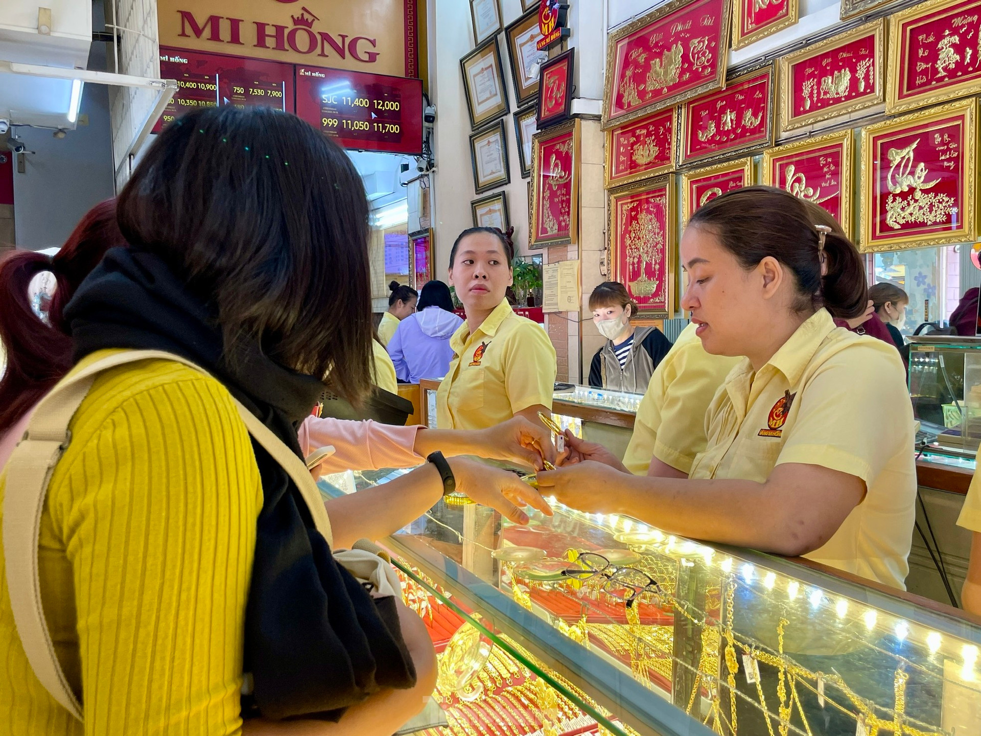 Giá vàng vọt lên 120 triệu đồng, vì sao nhiều người tiếc hùi hụi? ảnh 11
