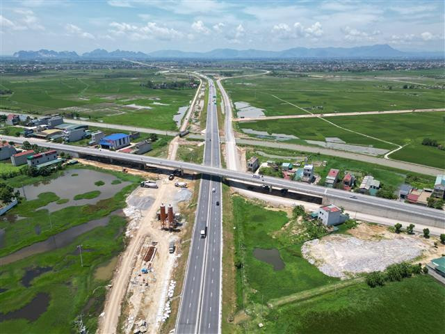 Hai tỉnh miền Trung không sáp nhập: Được ví như 'Việt Nam thu nhỏ' với quy mô diện tích và dân số bậc nhất cả nước- Ảnh 1.