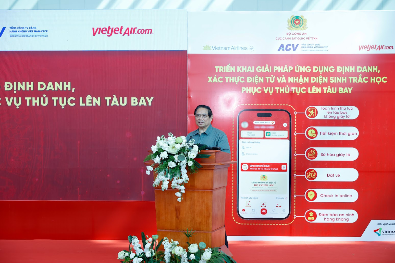 Thủ tướng chủ trì lễ khởi công, khánh thành 80 công trình, dự án lớn kỷ niệm 50 năm Giải phóng miền Nam- Ảnh 4. Thủ tướng chủ trì lễ khởi công, khánh thành 80 công trình, dự án lớn kỷ niệm 50 năm Giải phóng miền Nam- Ảnh 4.