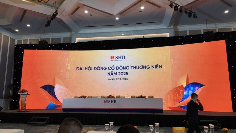 SHB khớp lệnh kỷ lục hơn 2.800 tỷ, lực bắt đáy đẩy giá từ sàn lên tham chiếu ngoạn mục