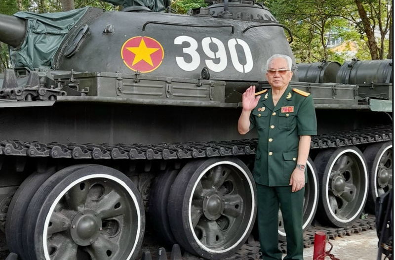 Chỉ huy xe tăng đầu tiên húc vào cổng chính Dinh Độc Lập: ‘Mong thế hệ trẻ giữ gìn và phát triển đất nước xứng với tầm vóc của những người ngã xuống!’ - ảnh 3