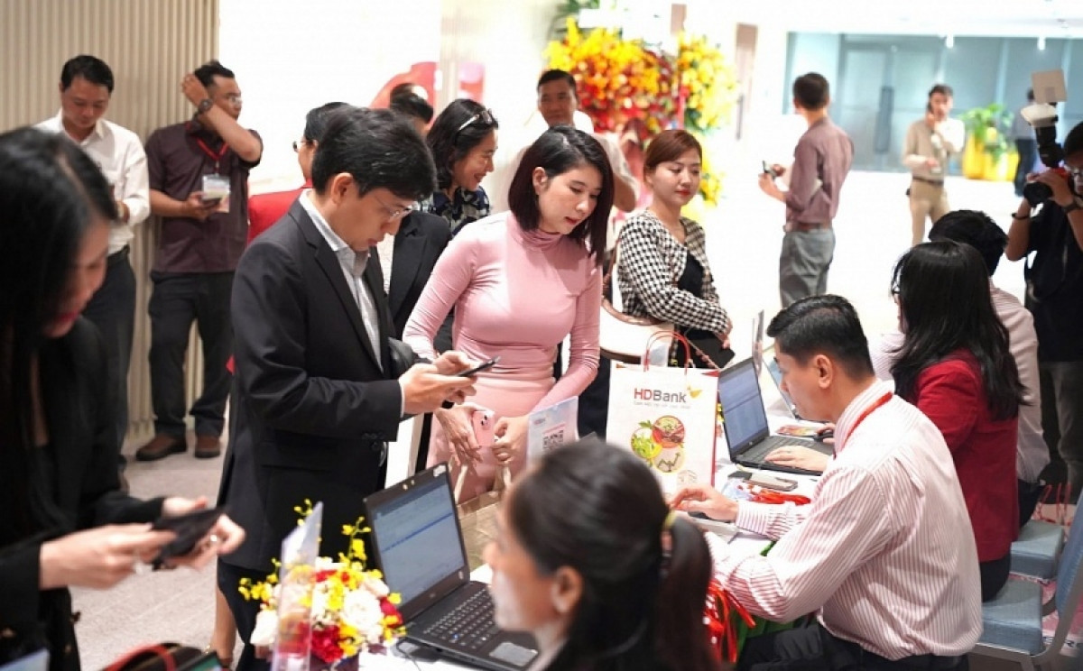 Góc nhìn HDBank dưới ‘lăng kính’ hai quỹ ngoại: ROE dẫn đầu Đông Nam Á, P/B xứng đáng cao hơn 2 lần