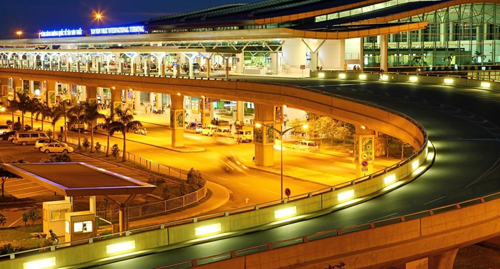 Sau sáp nhập, người dân thành phố này có thể đi lại trong nội thành bằng máy bay - ảnh 1