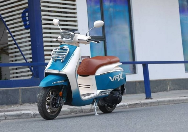 'Chiến binh tay ga' 150cc siêu trang bị, giá chỉ hơn 40 triệu đồng lộ diện: Thiết kế đẹp, chạy 400km mới phải đổ xăng