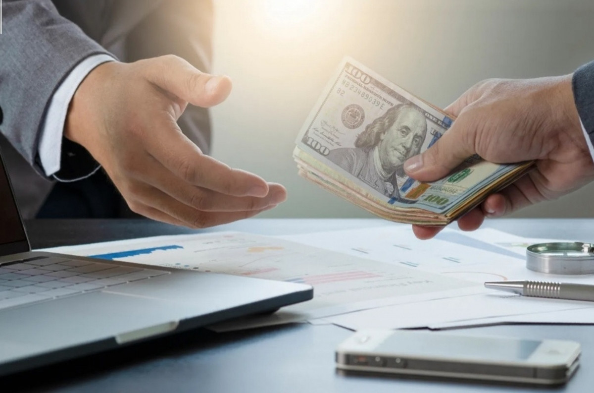 'Điểm rơi' đầu tư: 8 cổ phiếu bluechip đang được định giá hời