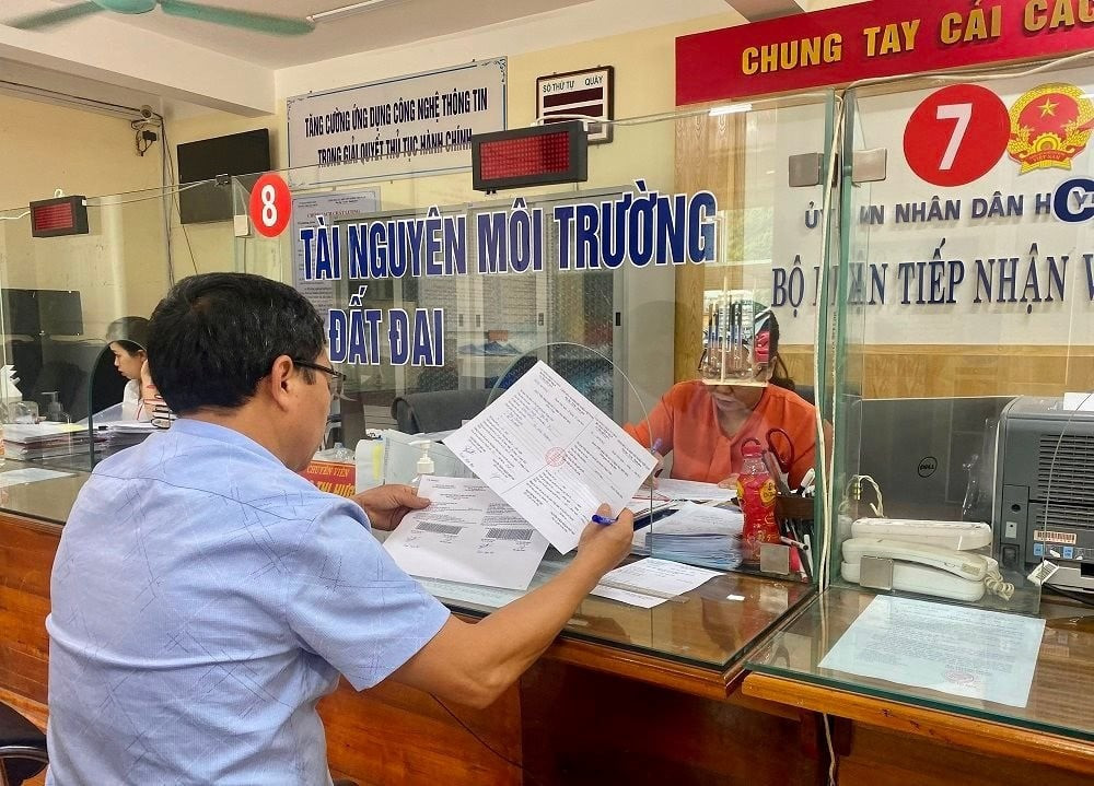Sẽ xử lý nghiêm cơ quan, tổ chức, cá nhân yêu cầu người dân nộp hồ sơ giấy không cần thiết - ảnh 1