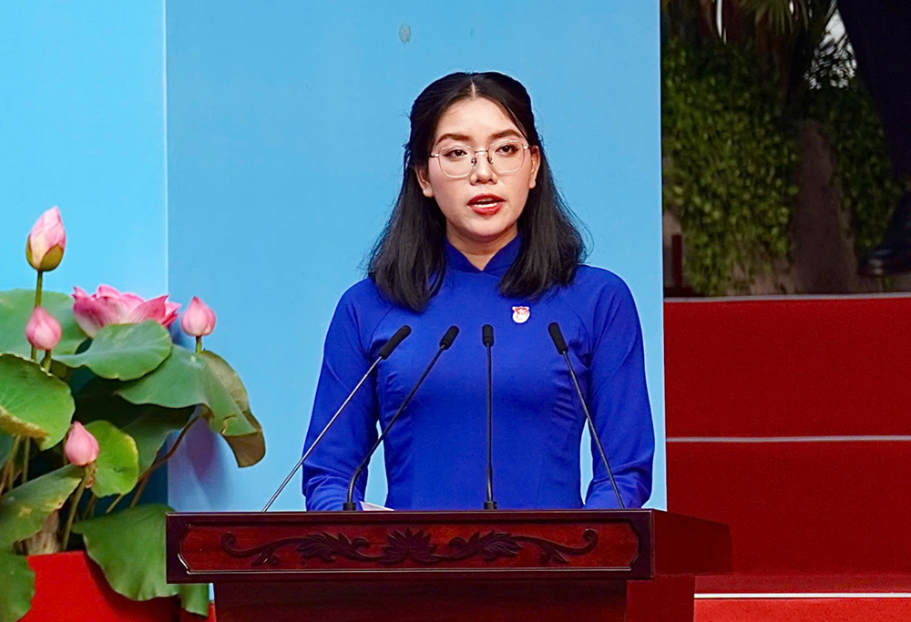 Cô gái đại diện thế hệ trẻ phát biểu tại Đại lễ 30/4: Sinh viên vinh dự được trường giữ lại, kết nạp Đảng từ 18 tuổi, 2 lần giành HCV Olympic Ngữ văn - ảnh 2