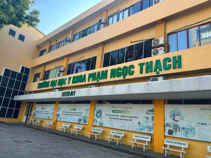 daihocykhoaphamngocthach.jpeg