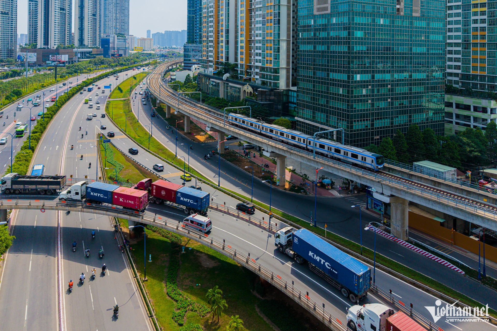 W-metro nguyễn huế 2.jpg